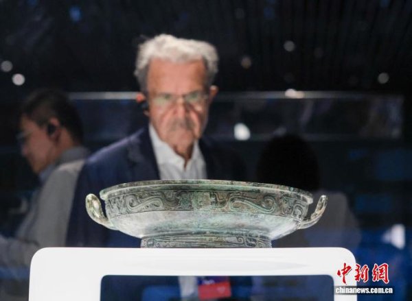 华楚新起点 海外学者“对话”中国文物